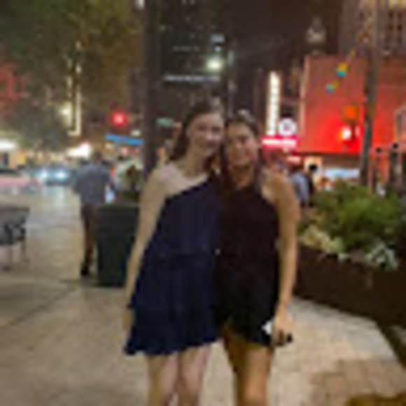 Meet your Posher, Julia - Picture 1 of 1